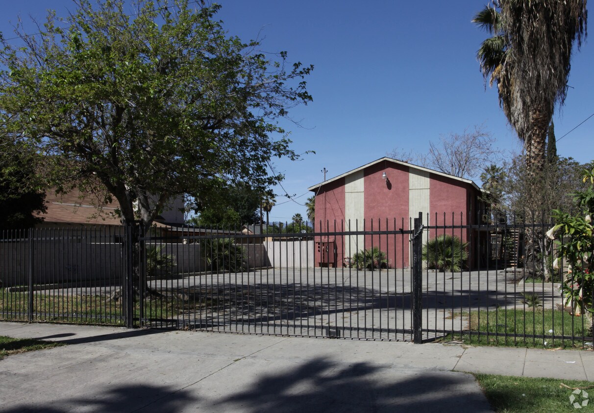Building Photo - 2945 6th St