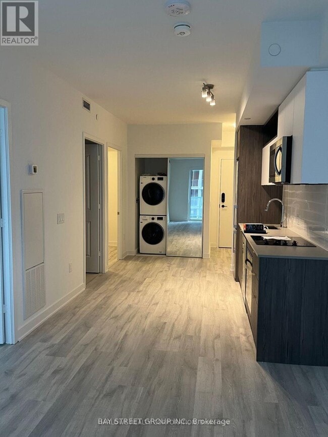 Photo du bâtiment - 100 Dalhousie St