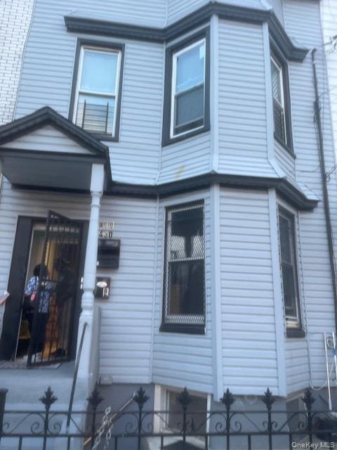 Primary Photo - 430 Shepherd Ave
