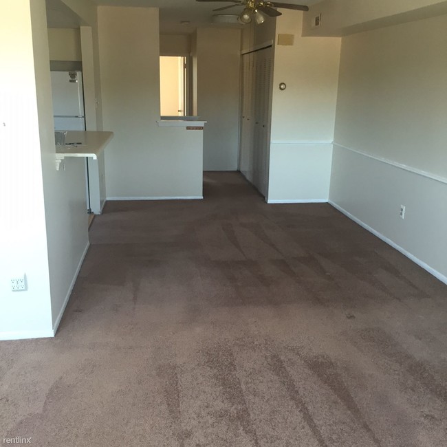 Building Photo - 15151 Beverly Dr