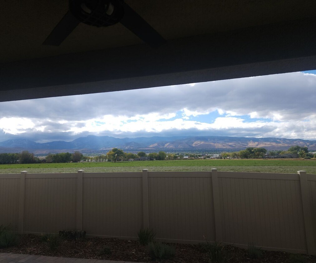 Primary Photo - Beautiful Damonte Ranch Home