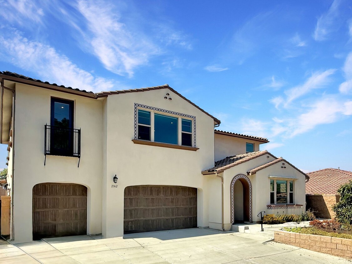 Primary Photo - Beautiful 5B/4.5BA Home in Escondido Now A...