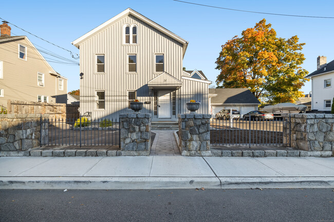 Building Photo - 14 Plymouth Ave