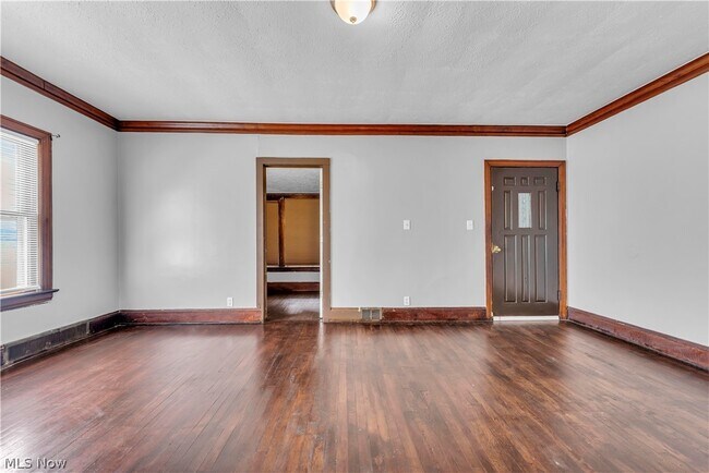 Building Photo - 3562 Trent Ave