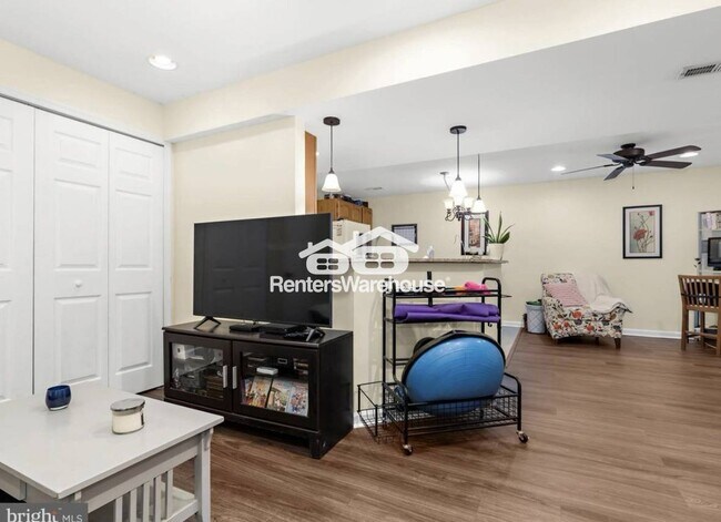 Foto del edificio - 30 Archwood Ave