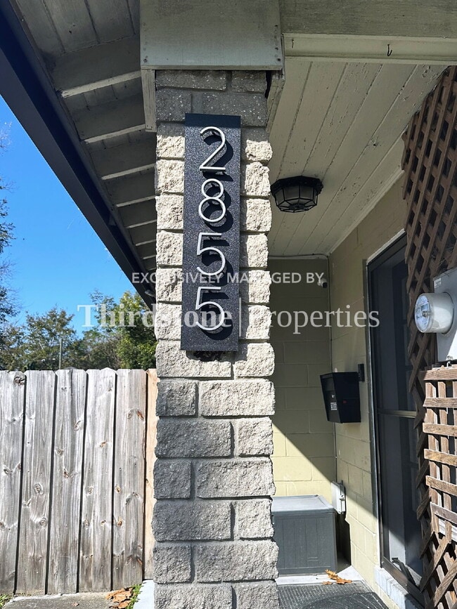 Foto del edificio - 2855 Lydia St