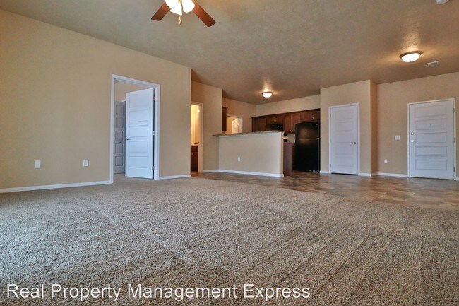 Building Photo - 2301 S Ellis Rd