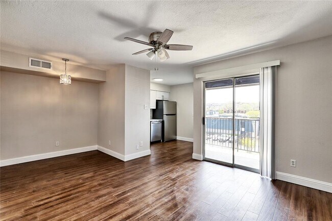 Building Photo - 1840 Burton Dr