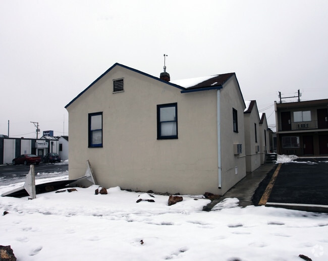 Building Photo - 212 9th Ave S