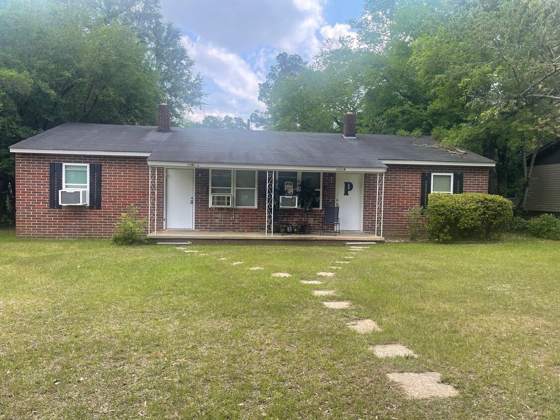 Primary Photo - 1402 W Whitney Avenue