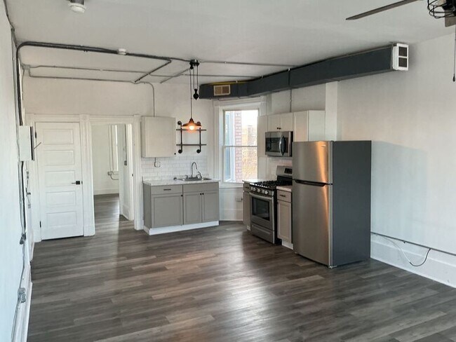 Foto del edificio - 4539 Montgomery Rd