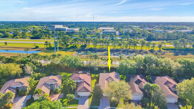 Foto del edificio - 7112 Maidstone Dr