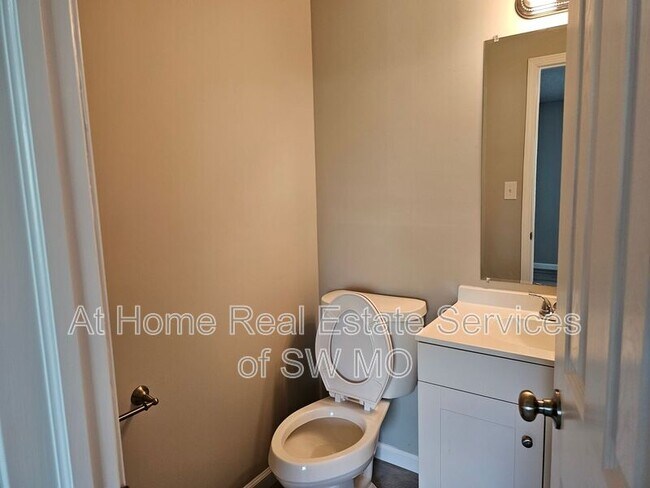 Foto del edificio - 712 E Sunshine St