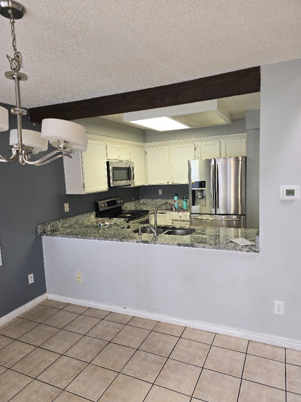 Building Photo - 2001 S Helena St