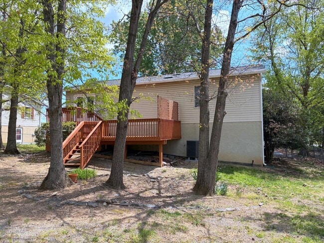 Foto del edificio - 111 Everette Pl