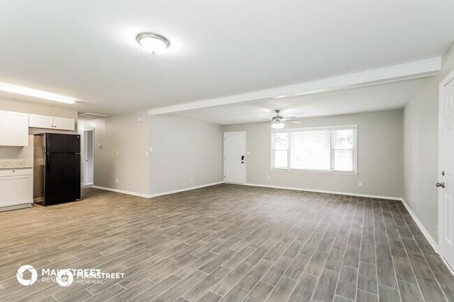 Building Photo - 4208 Dawnwood Dr
