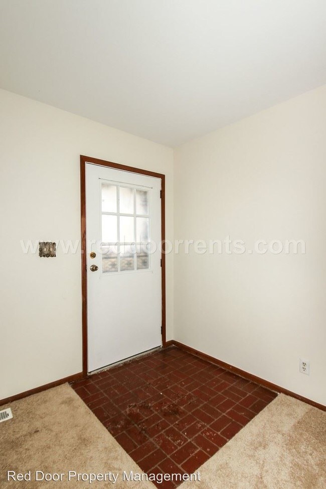 Building Photo - 3 br, 1 bath House - 5945 Gateway Dr