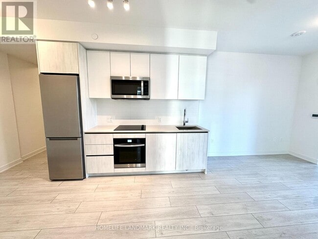 Photo du bâtiment - 5858 Yonge St