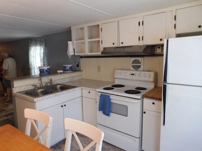 Building Photo - 7831 Sunrunner Dr