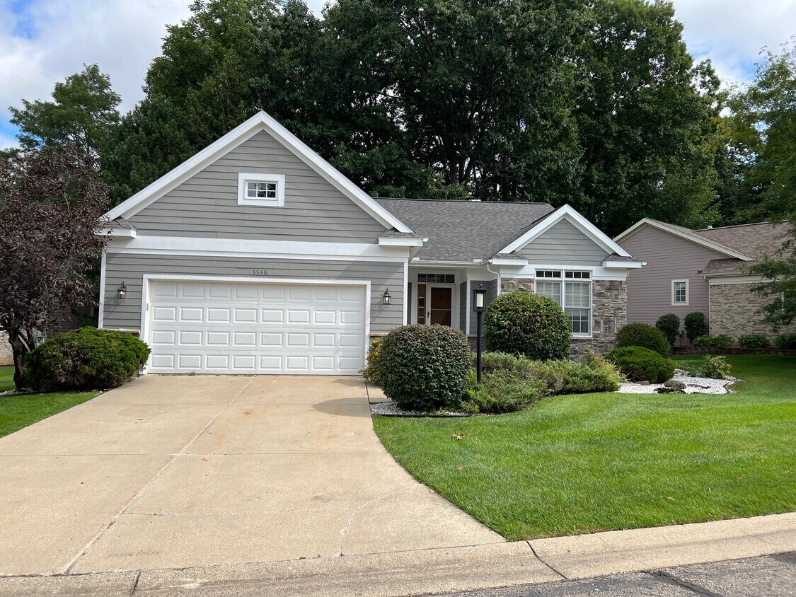 3548 Oakmont Dr Unit 3548 Oakmont Dr., Lansing, MI 48911 Condo for Rent in Lansing, MI