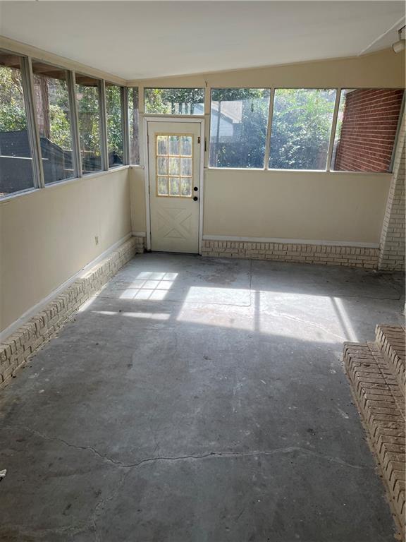 Foto del edificio - 150 Fairway Rd