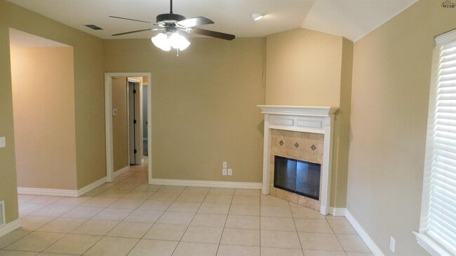 Building Photo - 118 Stonebridge St