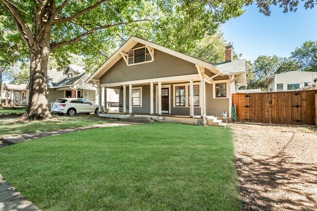 Building Photo - Beautiful Craftsman Style in Junius Heights!