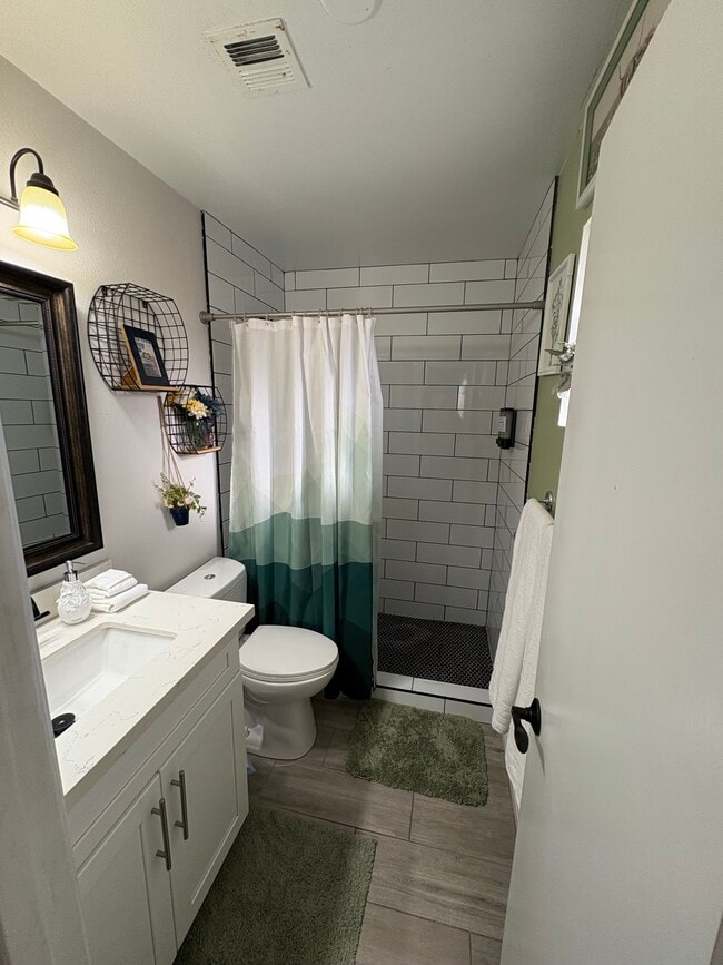 Building Photo - 3516 S La Corta Dr