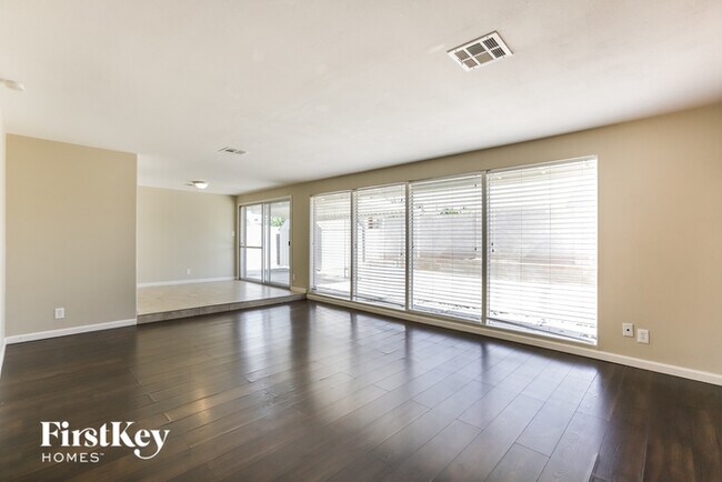 Foto del edificio - 3722 W Griswold Rd