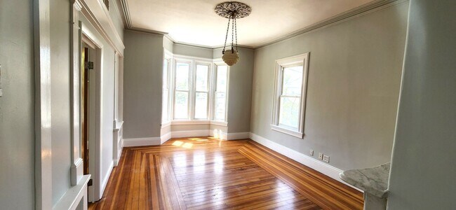 Building Photo - 103 Almy St