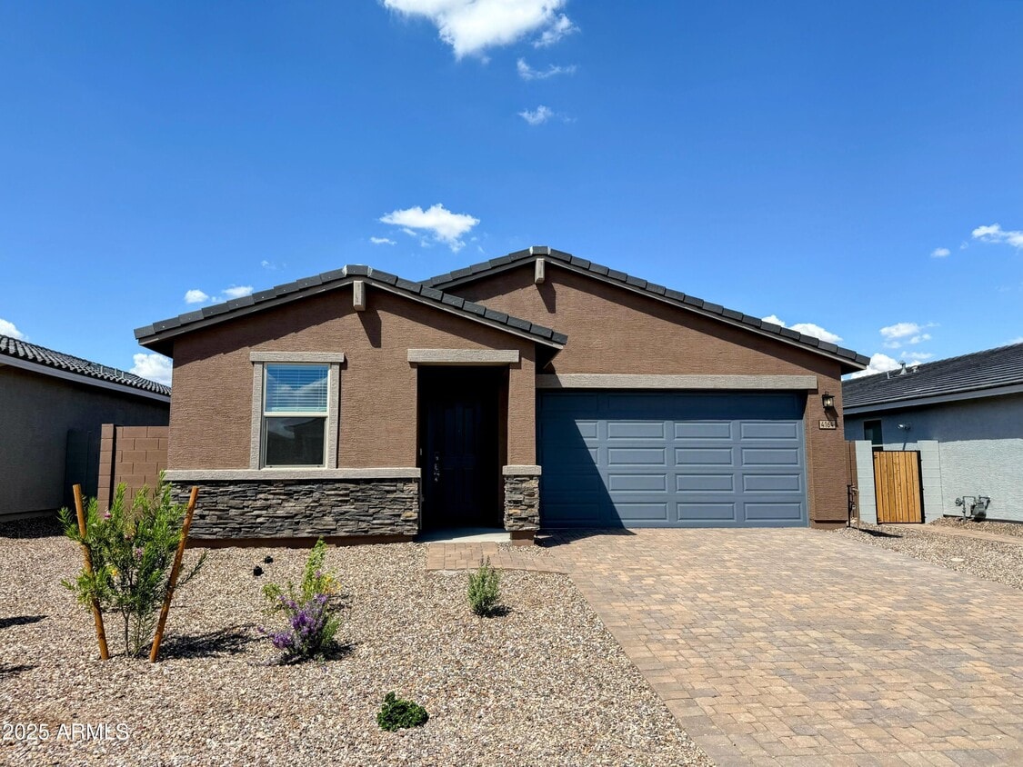 Primary Photo - 4164 W Yolanda Ln