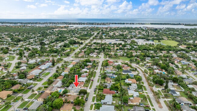 Foto del edificio - 201 NE 28th Ct