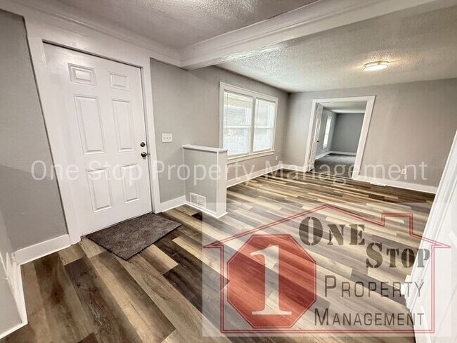 Foto del edificio - Beautiful 4 Bedroom 3 Bathroom Home in Kan...