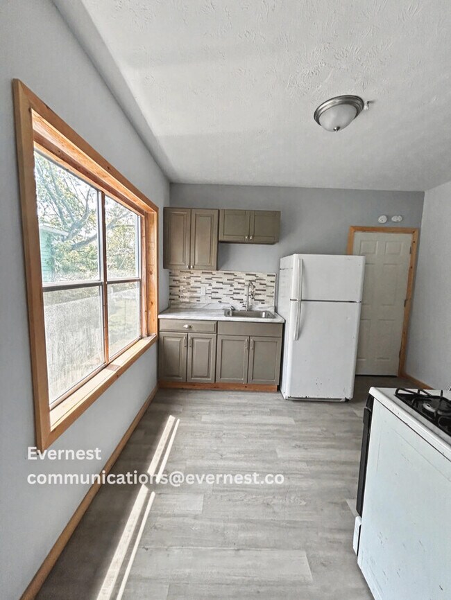 Foto del edificio - 10110 Parkgate Ave