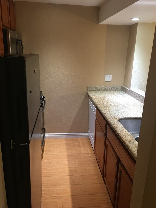 cocina - 616 Veteran Ave