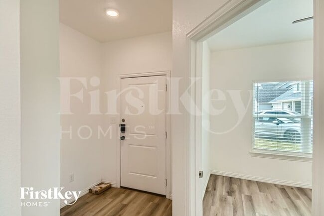 Building Photo - 7328 Parkside Pl Dr