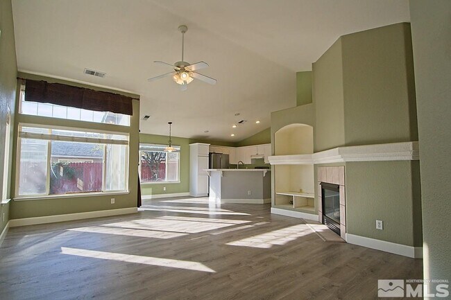 Foto del edificio - 145 Sageglen Dr