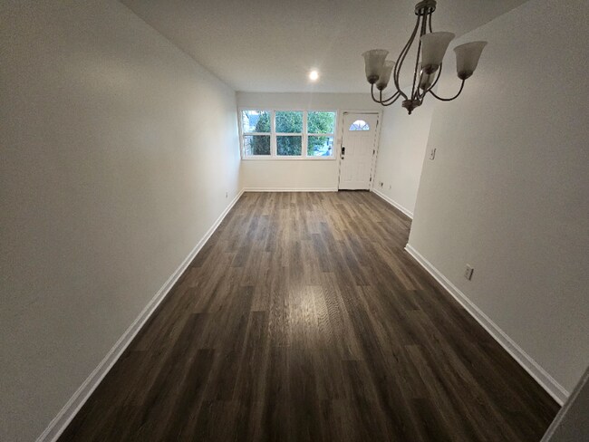 Foto del edificio - 7724 Normandy Rd