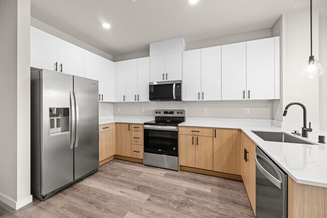 Foto del edificio - New Luxury Townhomes - Avail March 1st!