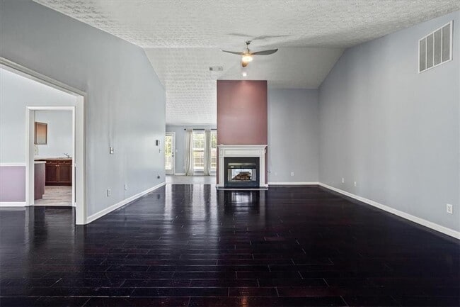 Building Photo - 2615 Snowcrest Pl