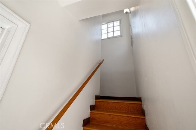 Building Photo - 881 W Upland Ave