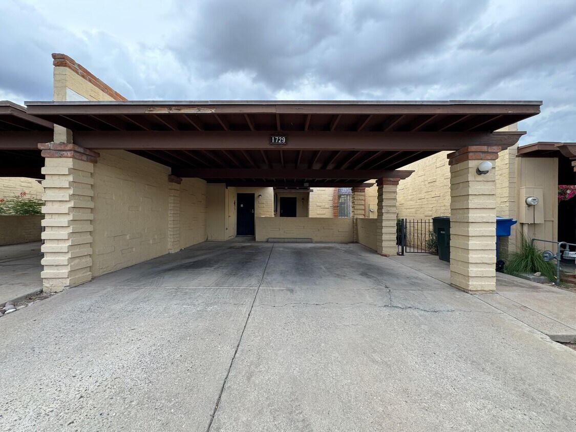 Foto principal - 2Bdm 2Ba towhome, great location! call today!