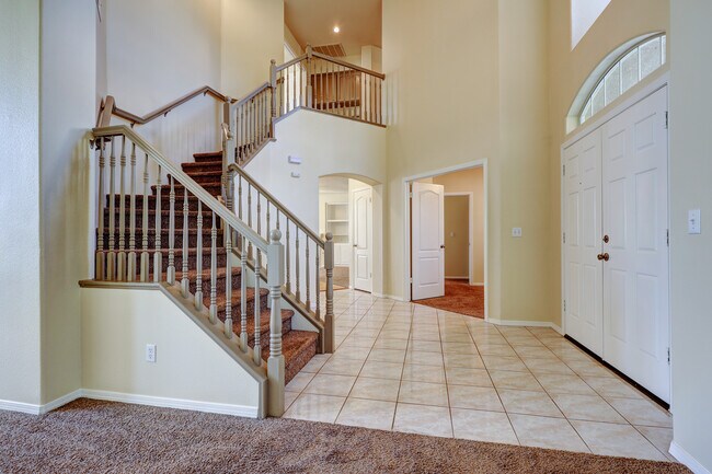 Building Photo - 1599 E La Quinta Dr