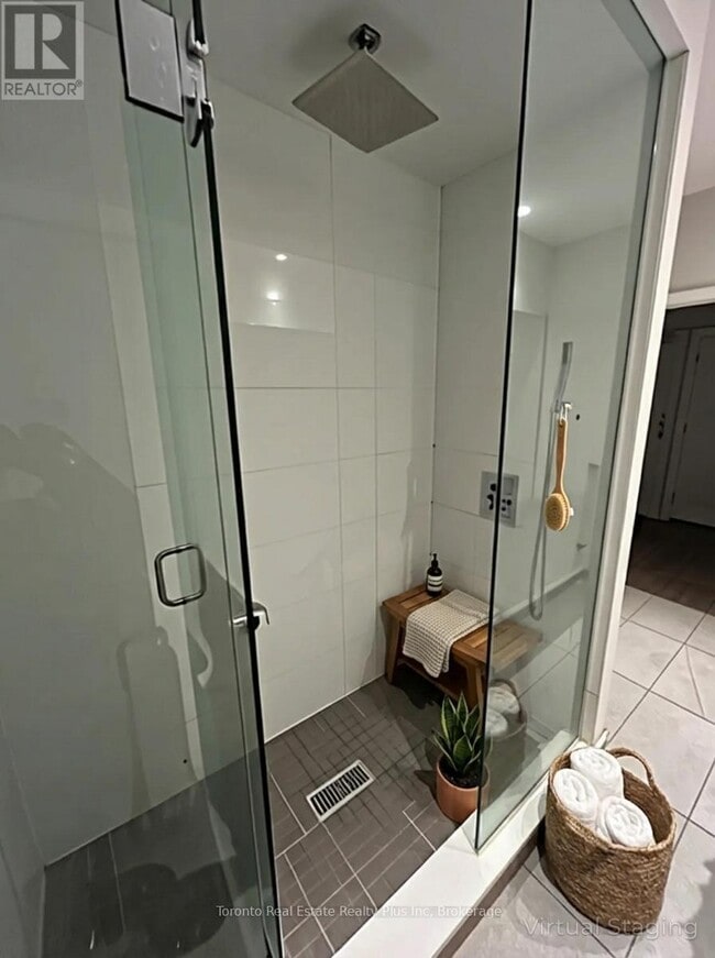 Building Photo - 67 Gloucester St