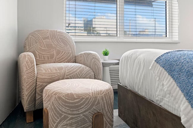 Building Photo - 1700 Alton Rd