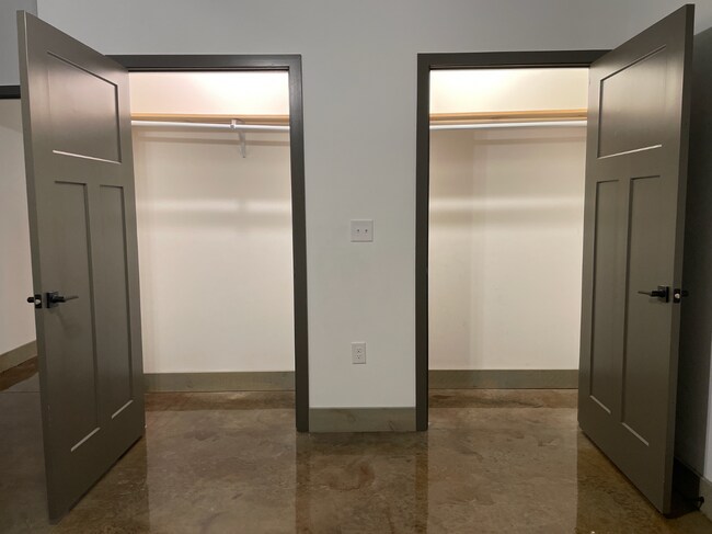Foto del edificio - 110 E Chestnut St