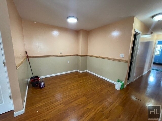 Building Photo - 315 Berriman St