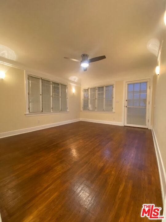 Foto del edificio - 1040 N Sweetzer Ave