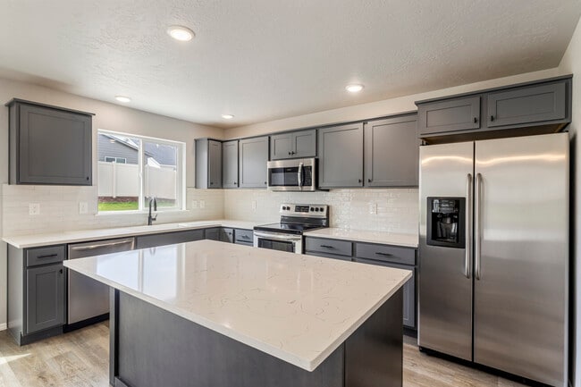 Building Photo - 3985 E Jamestown Dr