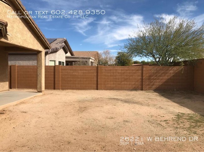 Building Photo - 26221 W Behrend Dr